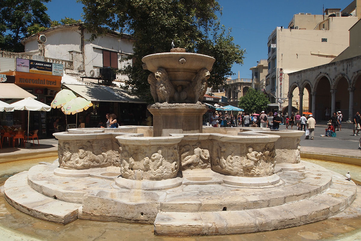 Heraklion City Center – Lions Fountain & St. Titus